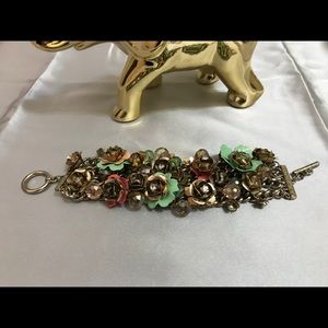 Vintage 🌹 Charm Bracelet. All charms are Roses.
